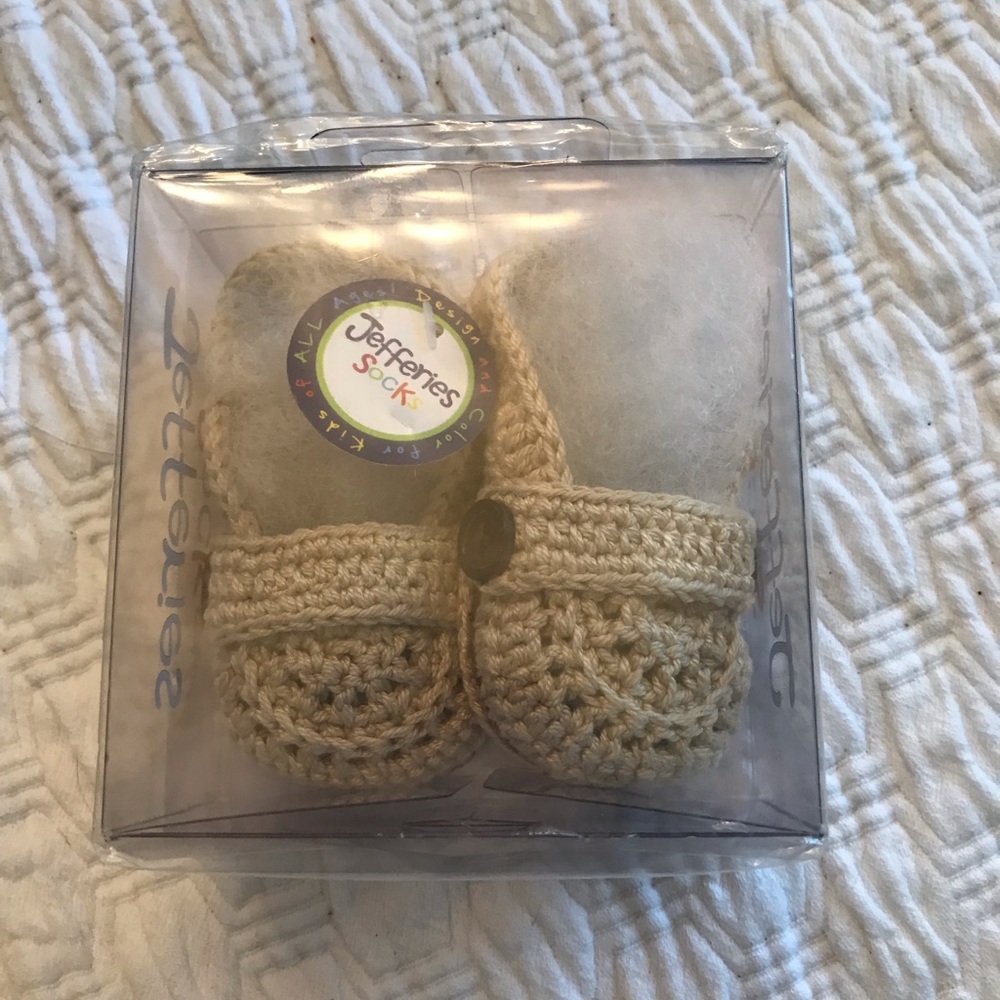 NIB NB Crochet Khaki Shoes By Jefferies Socks
